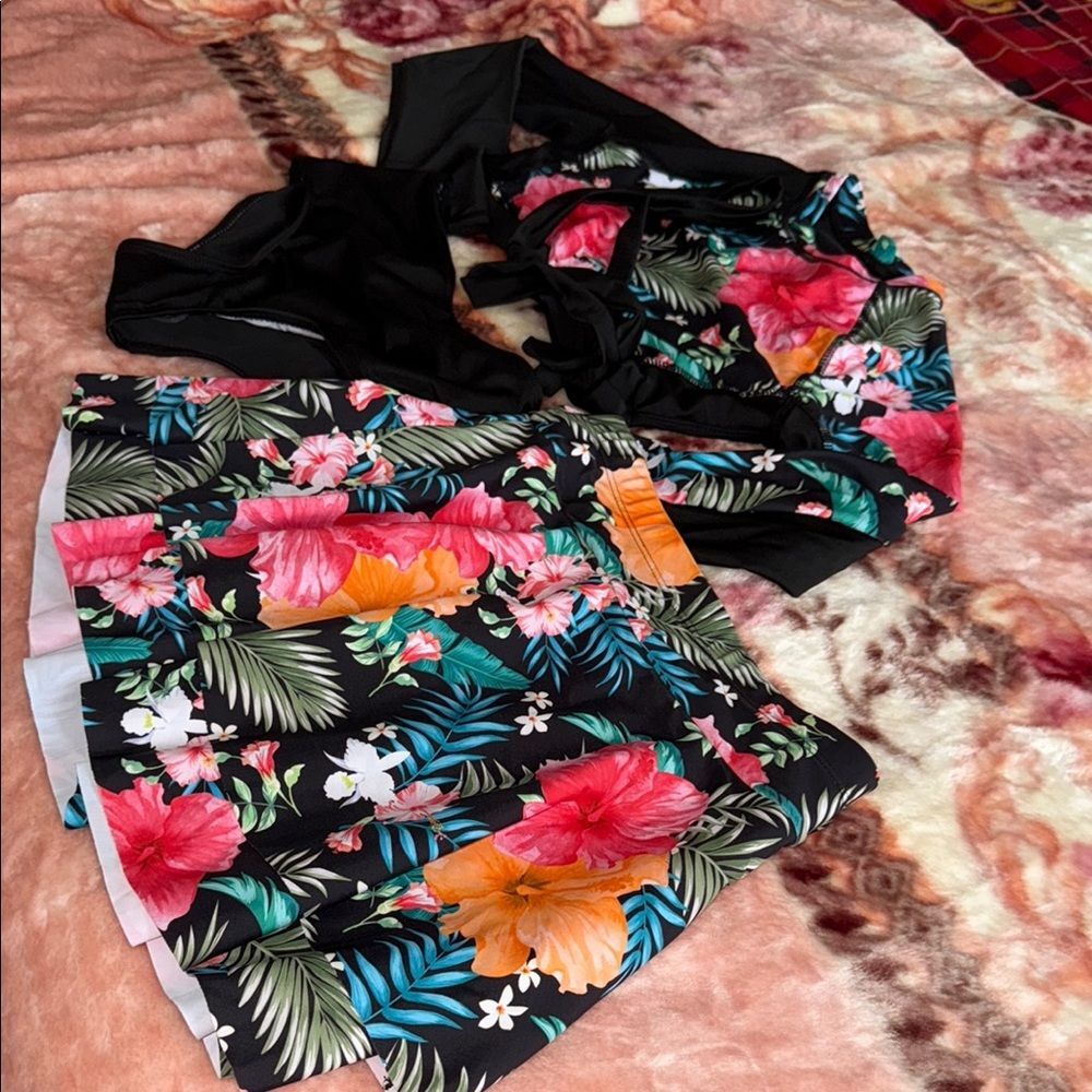 Girls size 12 Floral Black 3 piece swimwear,NWOT
